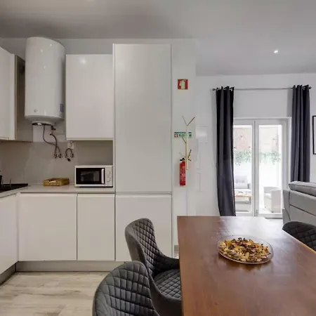 Apartment Baixa Garden 2br And Patio Perfect For Families Lisbon